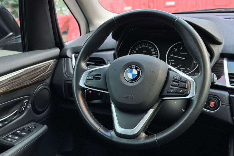 Used BMW 2 Series Active Tourer 2014 220i Luxury Design Package Interior 1