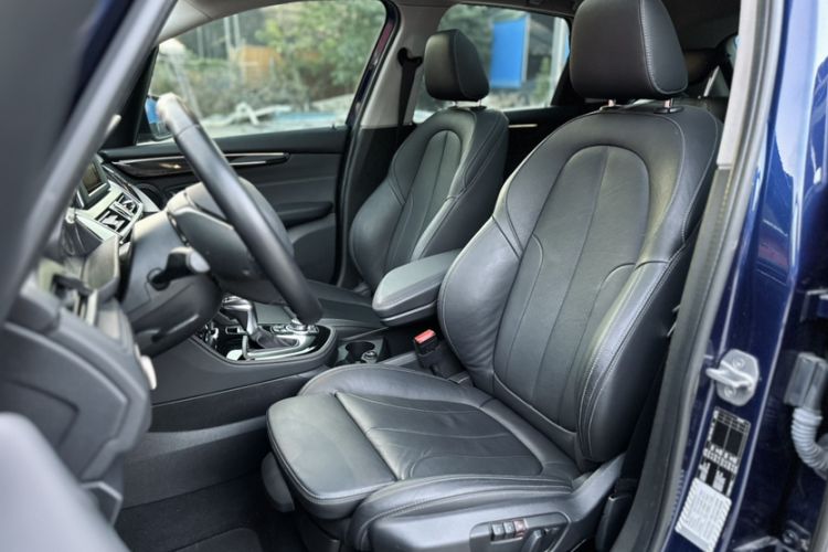 Used BMW 2 Series Active Tourer 2014 220i Luxury Design Package Interior 4