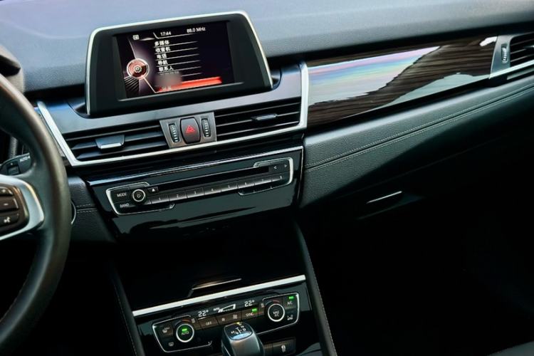 Used BMW 2 Series Active Tourer 2014 220i Luxury Design Package Interior 6
