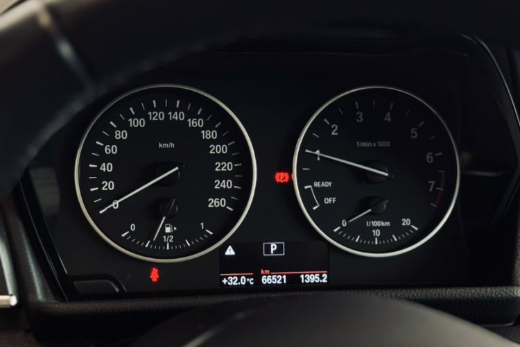 Used BMW 2 Series Active Tourer 2014 220i Luxury Design Package Odometer Close Up