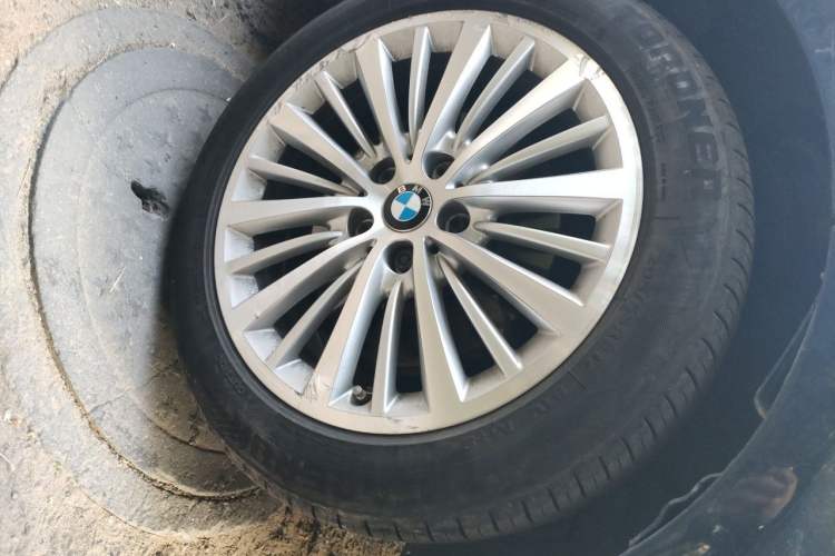 Used BMW 2 Series Active Tourer 2014 220i Luxury Design Package Right Front Wheel Hub