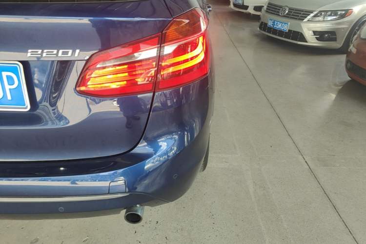 Used BMW 2 Series Active Tourer 2014 220i Luxury Design Package Right Rear Taillight