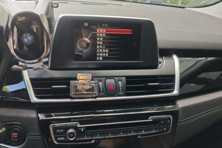 Used BMW 2 Series Active Tourer 2014 220i Luxury Design Package Audio And AC Panel