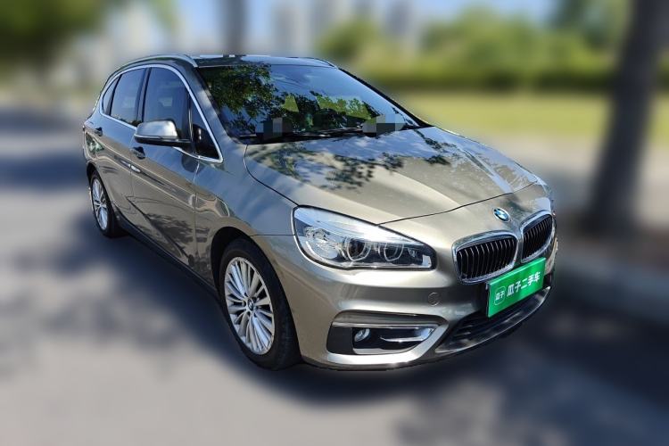 Used BMW 2 Series Active Tourer 2014 220i Luxury Design Package Front Right 45 Deg