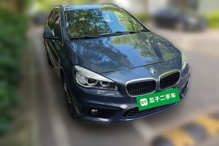 Used BMW 2 Series Active Tourer 2014 220i Luxury Design Package Front Right 45 Deg