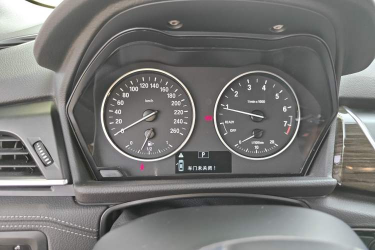 Used BMW 2 Series Active Tourer 2014 220i Luxury Design Package Instrument Cluster