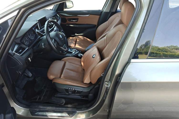 Used BMW 2 Series Active Tourer 2014 220i Luxury Design Package Left Front Seat