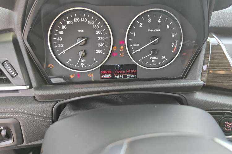 Used BMW 2 Series Active Tourer 2014 220i Luxury Design Package Odometer Close Up