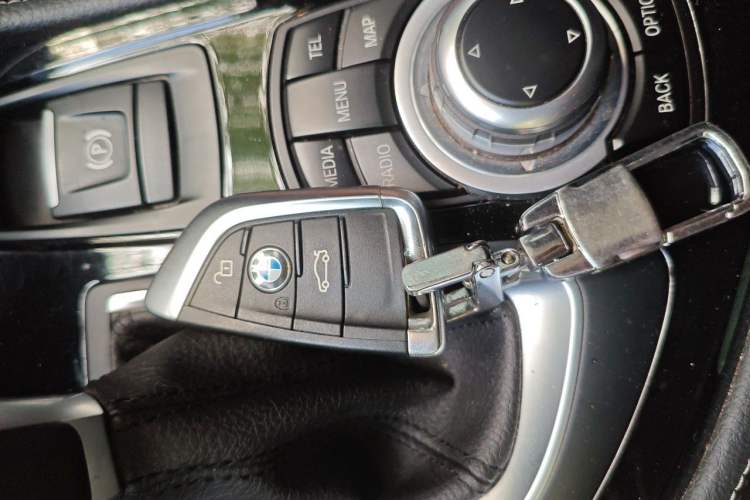 Used BMW 2 Series Active Tourer 2014 220i Luxury Design Package Vehicle Key