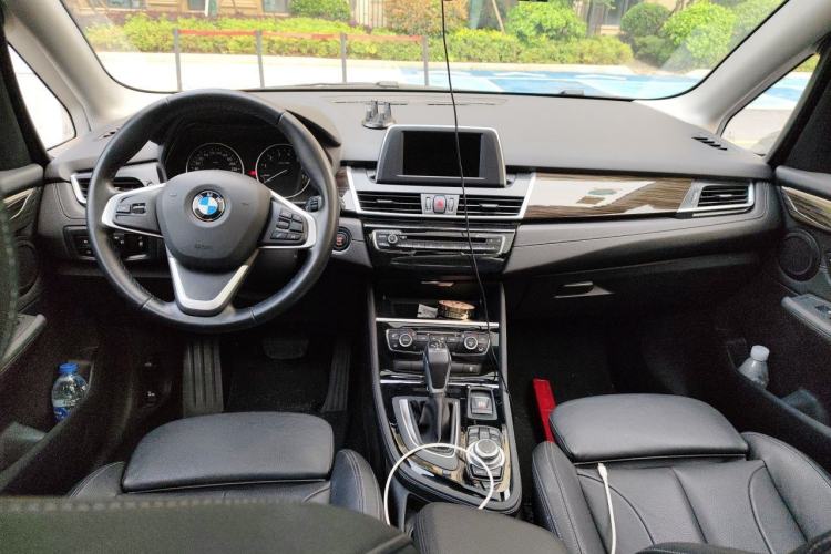 Used BMW 2 Series Active Tourer 2014 220i Luxury Design Package Center Console