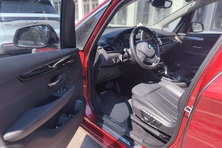 Used BMW 2 Series Active Tourer 2014 220i Luxury Design Package Driver Seat
