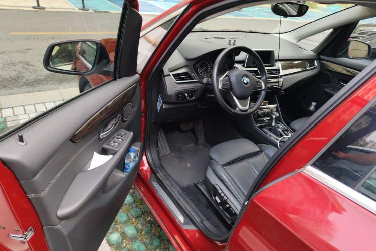 Used BMW 2 Series Active Tourer 2014 220i Luxury Design Package Driver Seat