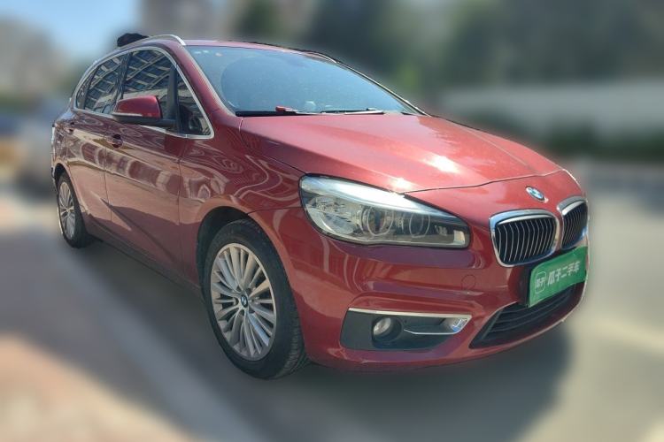 Used BMW 2 Series Active Tourer 2014 220i Luxury Design Package Front Right 45 Deg