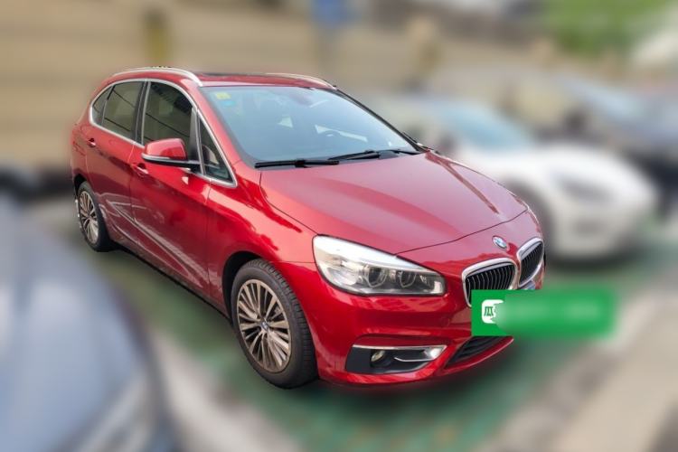 Used BMW 2 Series Active Tourer 2014 220i Luxury Design Package Front Right 45 Deg