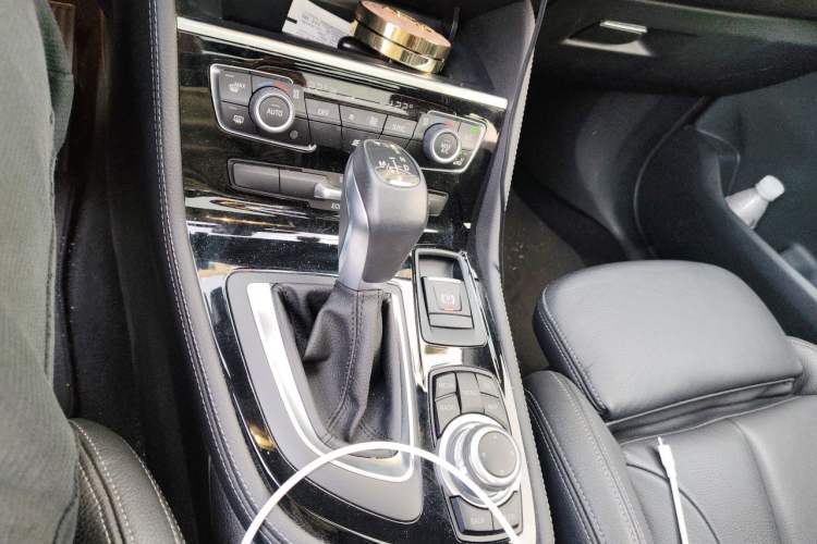 Used BMW 2 Series Active Tourer 2014 220i Luxury Design Package Gear Lever