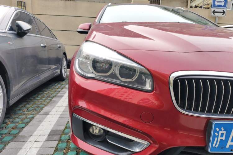 Used BMW 2 Series Active Tourer 2014 220i Luxury Design Package Right Front Headlight