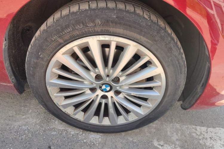 Used BMW 2 Series Active Tourer 2014 220i Luxury Design Package Right Front Wheel Hub