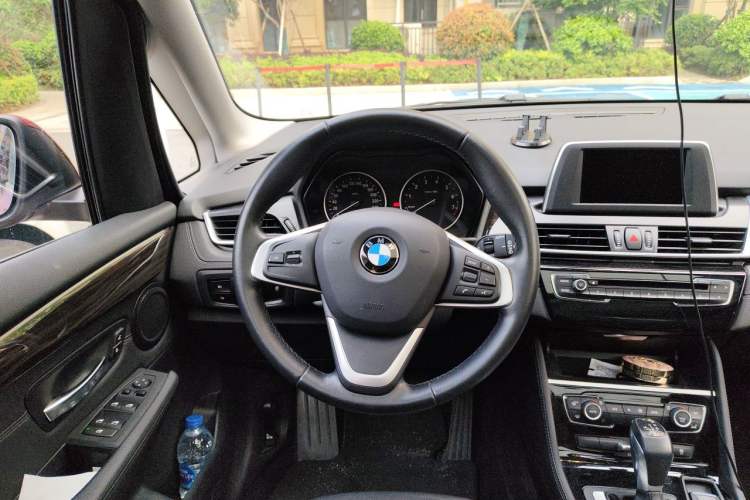 Used BMW 2 Series Active Tourer 2014 220i Luxury Design Package Steering Wheel
