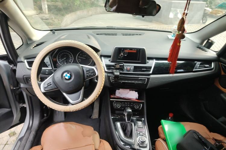 Used BMW 2 Series Active Tourer 2014 220i Luxury Design Package Center Console