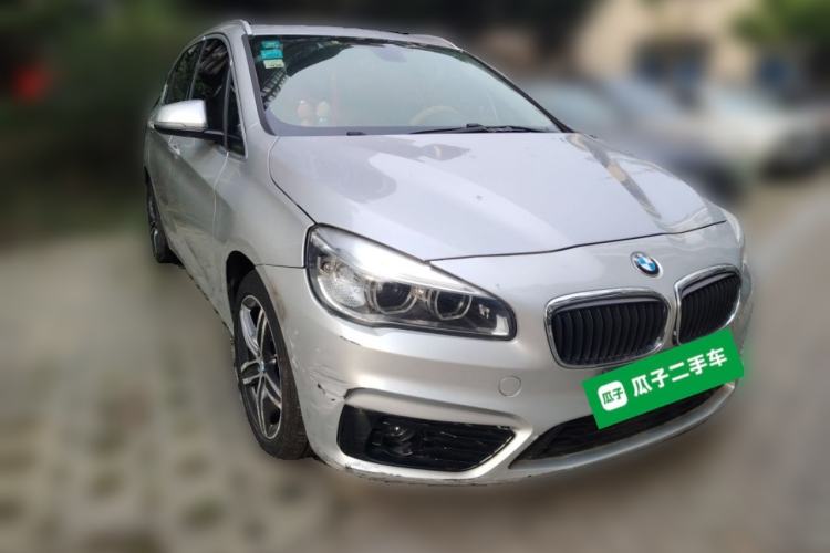 Used BMW 2 Series Active Tourer 2014 220i Luxury Design Package Front Right 45 Deg