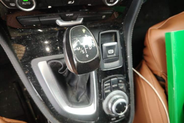 Used BMW 2 Series Active Tourer 2014 220i Luxury Design Package Gear Lever