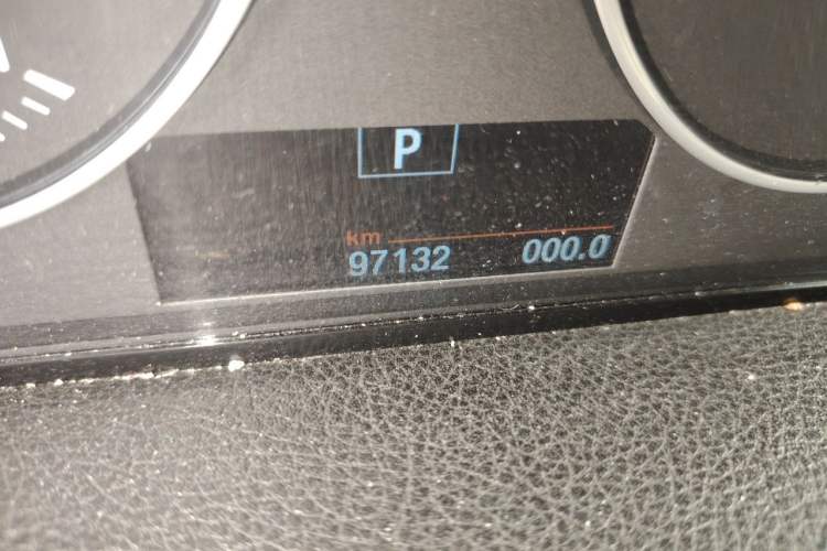 Used BMW 2 Series Active Tourer 2014 220i Luxury Design Package Odometer Close Up