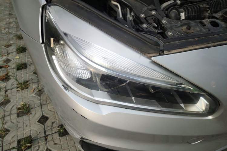 Used BMW 2 Series Active Tourer 2014 220i Luxury Design Package Right Front Headlight