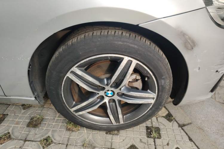 Used BMW 2 Series Active Tourer 2014 220i Luxury Design Package Right Front Wheel Hub