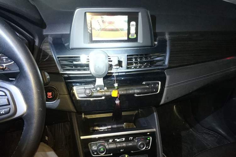 Used BMW 2 Series Active Tourer 2014 220i Luxury Design Package Audio And AC Panel