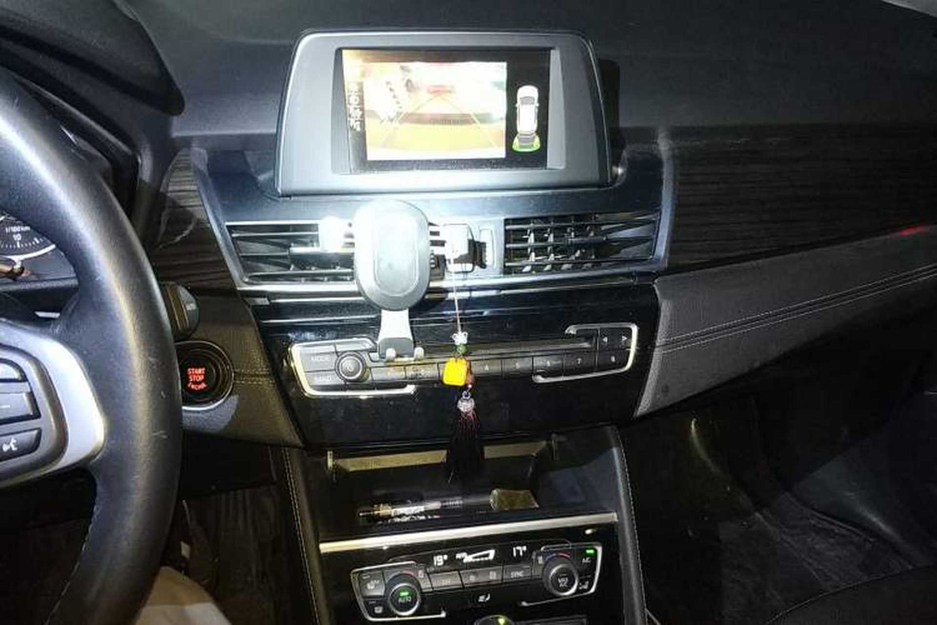 Used BMW 2 Series Active Tourer 2014 220i Luxury Design Package Audio And AC Panel