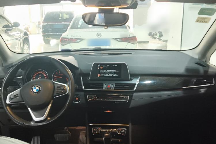 Used BMW 2 Series Active Tourer 2014 220i Luxury Design Package Center Console