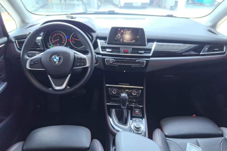 Used BMW 2 Series Active Tourer 2014 220i Luxury Design Package Center Console