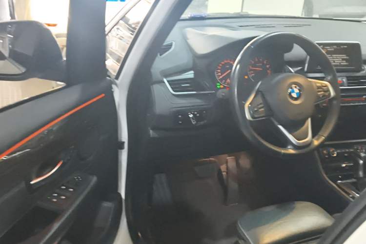 Used BMW 2 Series Active Tourer 2014 220i Luxury Design Package Driver Seat