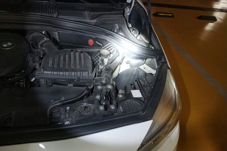 Used BMW 2 Series Active Tourer 2014 220i Luxury Design Package Engine Bay Left