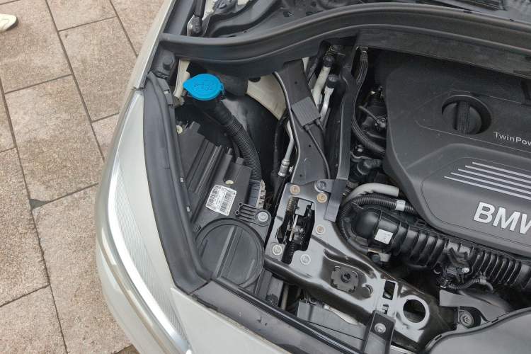 Used BMW 2 Series Active Tourer 2014 220i Luxury Design Package Engine Bay Right