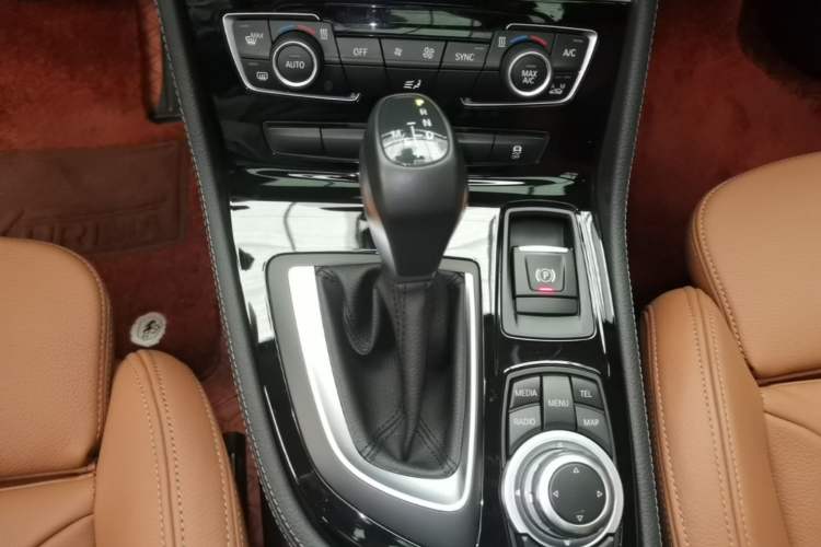 Used BMW 2 Series Active Tourer 2014 220i Luxury Design Package Gear Lever