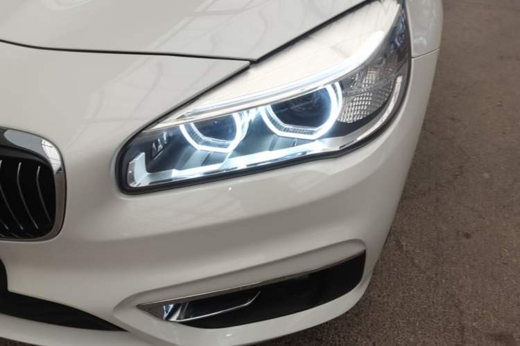 Used BMW 2 Series Active Tourer 2014 220i Luxury Design Package Left Front Headlight