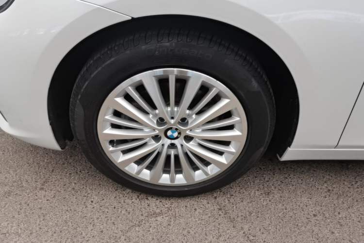 Used BMW 2 Series Active Tourer 2014 220i Luxury Design Package Left Front Wheel Hub