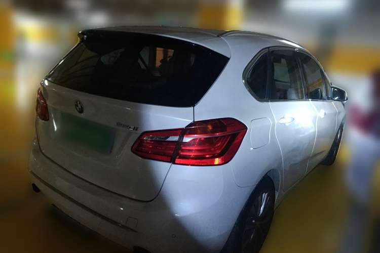 Used BMW 2 Series Active Tourer 2014 220i Luxury Design Package Rear Right 45 Deg