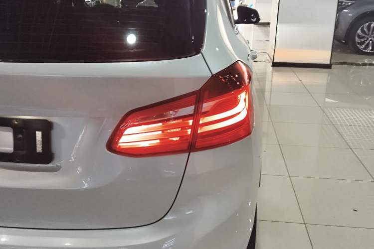 Used BMW 2 Series Active Tourer 2014 220i Luxury Design Package Right Rear Taillight