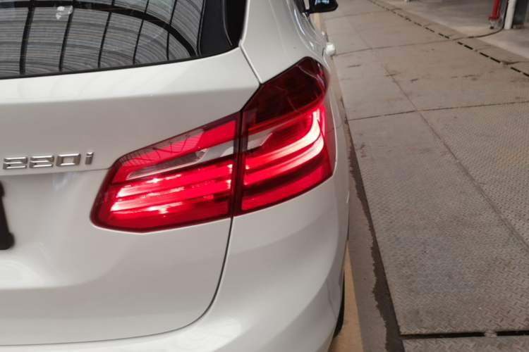 Used BMW 2 Series Active Tourer 2014 220i Luxury Design Package Right Rear Taillight