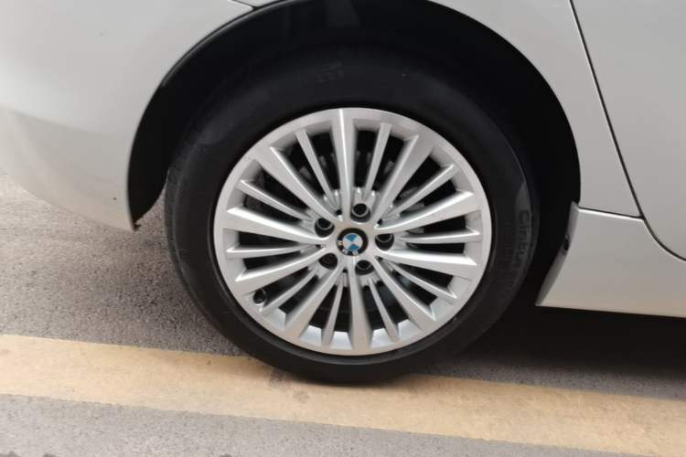 Used BMW 2 Series Active Tourer 2014 220i Luxury Design Package Right Rear Wheel Hub
