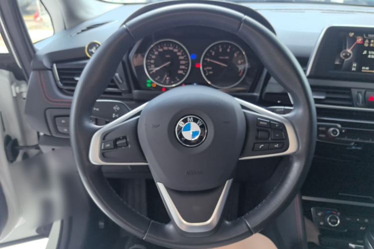 Used BMW 2 Series Active Tourer 2014 220i Luxury Design Package Steering Wheel
