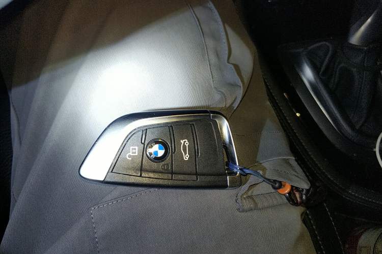 Used BMW 2 Series Active Tourer 2014 220i Luxury Design Package Vehicle Key