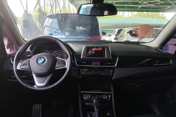 Used BMW 2 Series Active Tourer 2015 218i Sports Design Package Center Console