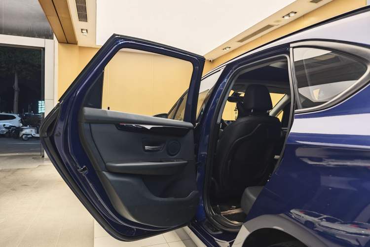 Used BMW 2 Series Active Tourer 2015 218i Sports Design Package Exterior 14