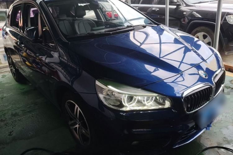 Used BMW 2 Series Active Tourer 2015 218i Sports Design Package Front Right 45 Deg