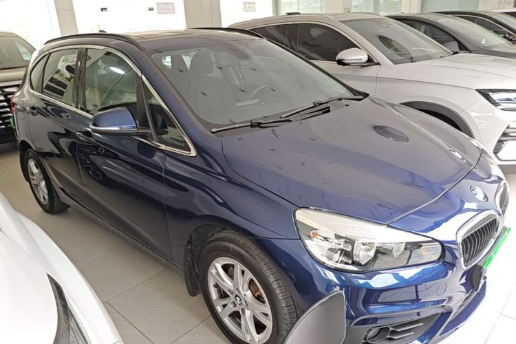 Used BMW 2 Series Active Tourer 2015 218i Leading Model Front Right 45 Deg