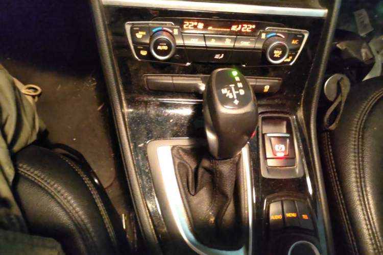 Used BMW 2 Series Active Tourer 2015 218i Leading Model Gear Lever