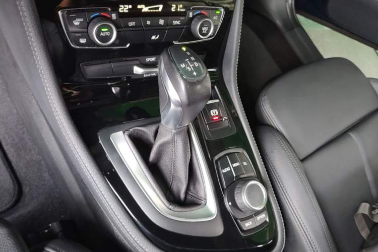 Used BMW 2 Series Active Tourer 2015 218i Sports Design Package Gear Lever